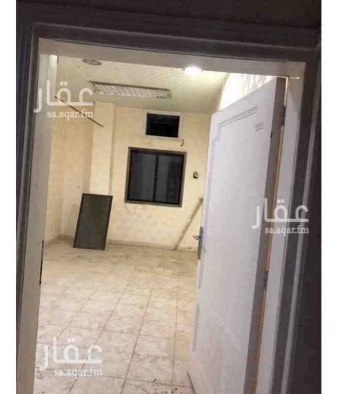 1594291 غرفه غير مفروشه ب٤٩٠ ريال مساحه اقل غرفه ٥*٥
شامل كهرباء وماء بدون دورة مياه دورة المياه منفصله مشتركه
بدون اي رسوم والعقد مجاني