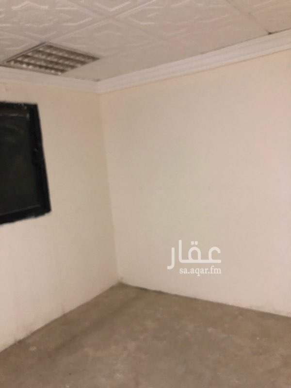 1730359 غرفتين للعزاب -عمال مع دورة مياه خاصه ب٨٠٠ريال شامل الكهرباء والماء الدور الاول
وتوجد غرف للعزاب والعمال للشركات مجموعات قروبات عمال دورة مياه خارج الغرفه مشتركه
جميع العروض شامل الكهرباء والماء
وكيل تاجير