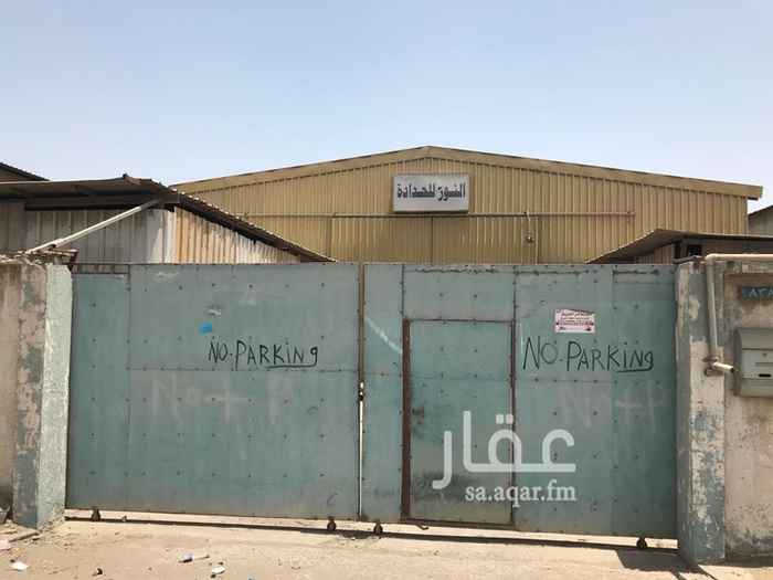 1333216 ورشتين متظاهرتين ؛ حديد مجهزه؛ مستثمره من البلديه 5 سنوات ايجار كل سنه 30 الف في السنه للورشتين ؛ لسه في السنه الاولى مضت فقط 8 اشهر