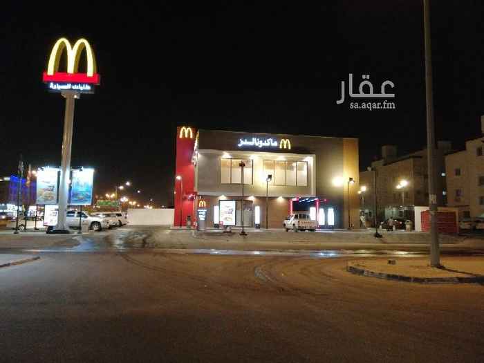 1370059 ارض للايجار في موقع حساس على شارع الملك سعود، مواقق ل 100سياره