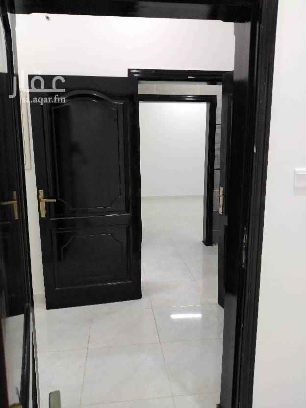 1756837 شقة جديدة لم تسكن من قبل.
الدور الأول.
خمس غرف.
ثلاث دورات مياه.
مطبخ.
مدخلين.
مواقف امامية
الموقع الريان - العزيزية