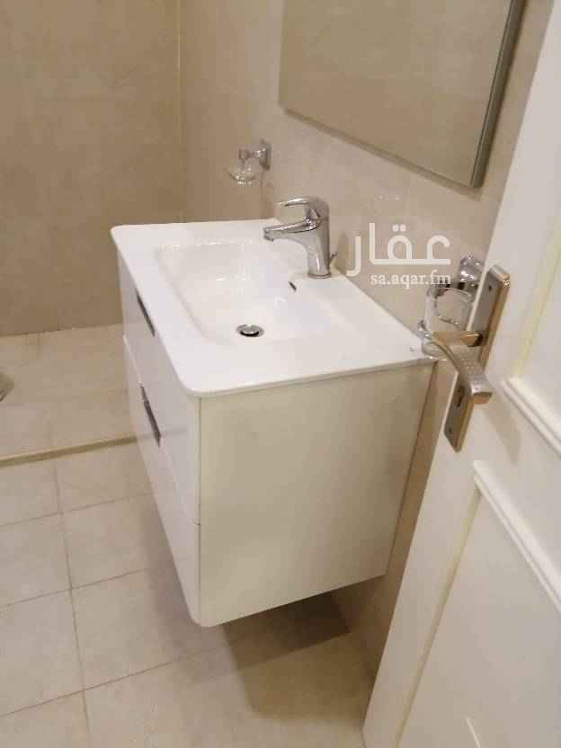 1384964 لليجار دور في حي الجسر شبه جديد ممتاز موقع مميز قريب من الخدمات والمدراس