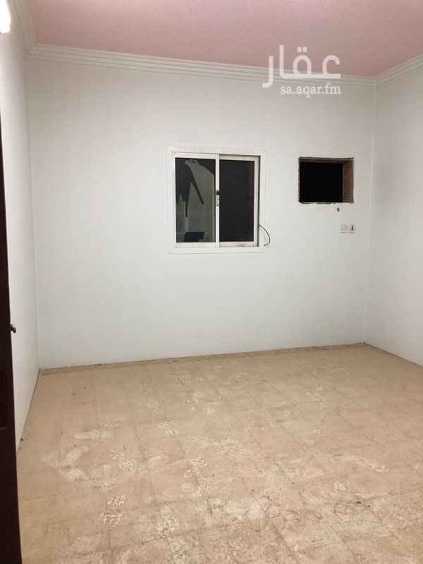 1396514 شقة عوائل مكونة من :
٣ غرف
صالة ٢ دورة مياه
مطبخ
الشقة في الدور الاول
الايجار بقيمة ١٧ الف ريال