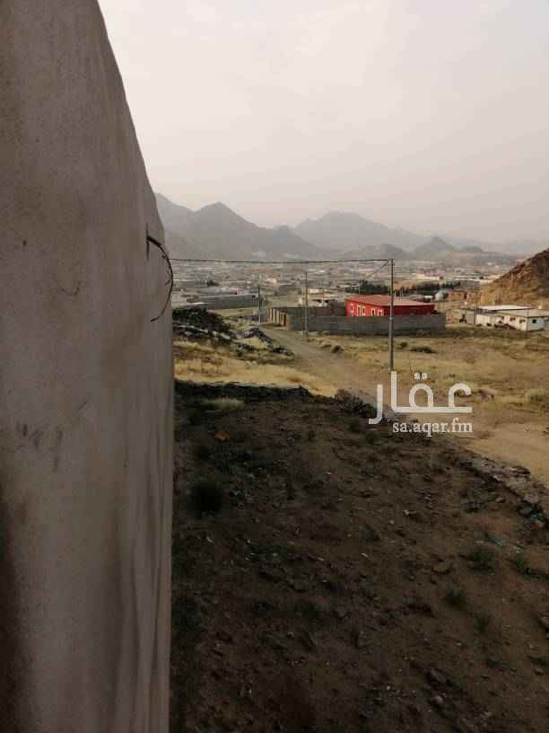 1448848 السلام عليكم ورحمة الله وبركاته.
استراحة واجهتين في مكة المكرمة ام الدوحه بعد الحسينية جوار ملكان لايوجد بها أي مشاكل اثنين من الجيران عدادات الكهربة واصله والحمدالله محوشه مساحه الأرض ١٠٠٠م غرفتين ومطبخ أمريكي وحمامين وبيارة أكرمكم الله مليسه مسلكة كهربة وسباكة تأسيس . بوثيقة