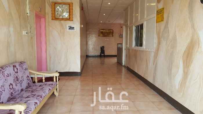 1040601 غرف عزاب بتأثيث فاخر يومي او شهري في موقع مميز بوفرة الخدمات واي فاي سريع شاشة LED بوفيه تقدم لك الوجبات والمشروبات الساخنه والبارده 0546169891