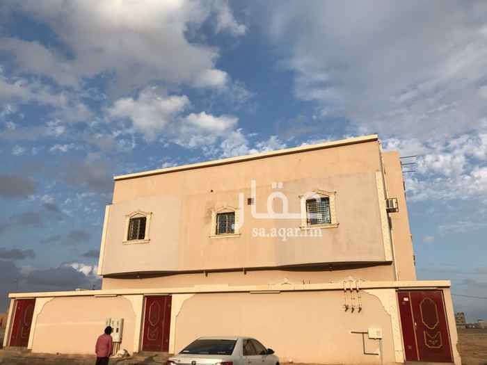1239442 البيت عبارة عن دور ارضي وشقتين
الارضي : 3غرف ، صالة جانبية ، 3 حمامات ، مطبخ ، مقلط ، ديوانية
كل شقة عبارة عن غرفتين ، حمامين ، ديوانية ، مطبخ ، صالة
الشقق المدخل الخارجي واحد ولكن كل شقة درج مستقل
وكل شقة لها استقلاليتها من المياه والكهرباء
البيت مؤجر بالكامل 3 الاف ريال
البيت مطلوب للصندوق العقاري 425 الف المطلوب فوق الطلب 300 الف