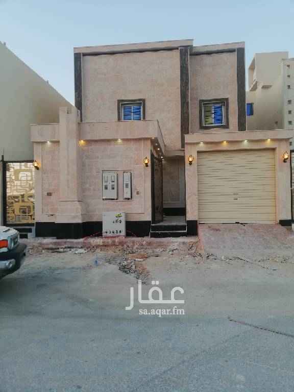 1639747 فيلا _ حي عكاظ
موقع مميز _ تفصيل مميز
دور مسروق ٤ غرف نوم
وشقتين كل شقه ٣ غرف وصاله ومطبخ و ٢ دورة مياه