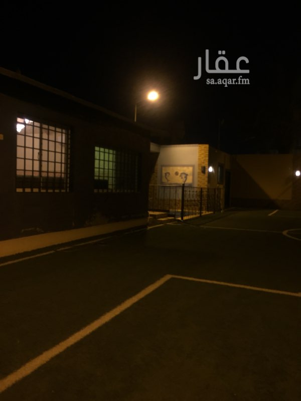 1561363 للإيجار استراحة بحي المونسية
قسمين مساحة القسم الواحد ما يقارب 500م
يوجد مجلسين لكل قسم
وثلاث دورات مياه لكل قسم
ومطبخ لكل قسم
كما يوجد مسبح وملعب كورة قدم في قسم الرجال
ويوجد العاب اطفال ومسبح اطفال في قسم النساء
ويوجد مشب وبرميل مندي ...
ملاحظة 750 للقسم الواحد