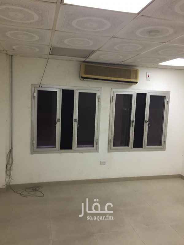 1370319 مكتب مساحته 110 متر 23000 ريال
الخبر الشماليه