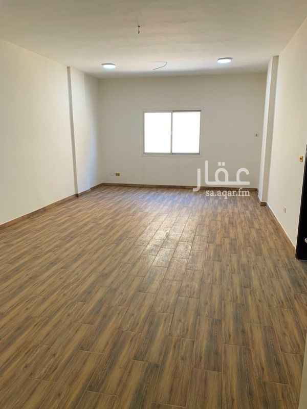 1735648 شقه للايجار بالخبر الشماليه شارع الامير ثامر ت ١٧ ،،، غرفتين صاله حمام مطبخ ،،، مصعدين
الايجار ١٩ بالسنه امكانية الدفع شهرياً