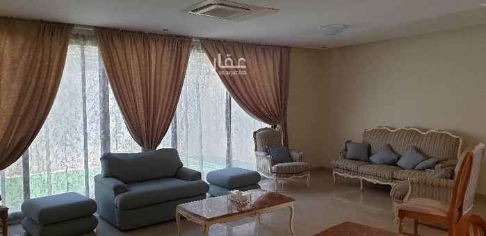 1641087 فيلا للايجار في كمباوند مشطبة ونظيفة يتوفر في المجمع حديقة وملاعب والحراسات الامنية