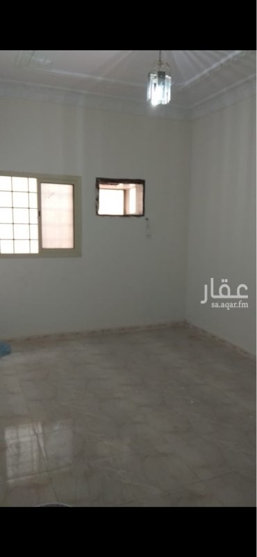 1500408 غرفتين وصاله المطبخ والمكيفات راكبه وشامله الصيانه.. ويوجد ثلاث غرف وصاله وغرفه وصاله بسعر جيد
رقم التواصل: 0536831000