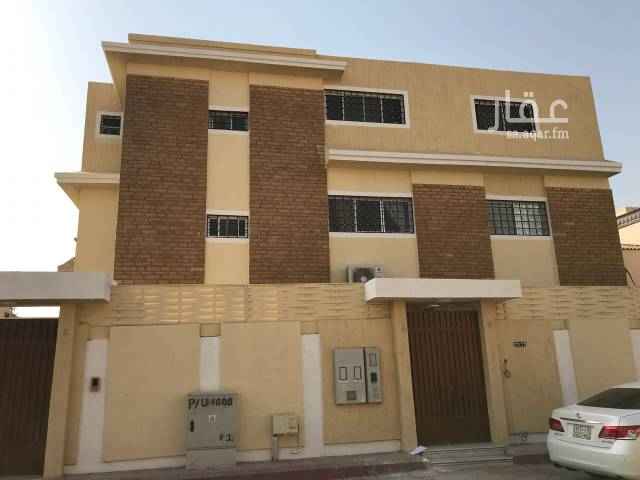 1728017 🔴 اعلان
للبيع فله في حي الربوة، حسب المواصفات التالية:
المساحه 416 م، شمالية، على شارع 12 تحتوي على ثلاث أدوار:
*الدور الارضي*: غرفتين نوم وغرفة طعام وصاله ومجلس ومطبخ وثلاث حمامات، بالاضافة الى غرفة خادمة مع حمامها.
*الدور الثاني*: ثلاث غرف كبيره وصاله وحمامين ومطبخ
*الدور الثالث* (بنيان جديد): ثلاث غرف وصاله وحمامين ومطبخ، بالاضافه الى منورين.
كما تحتوي الفله على ملحق خارجي (استراحة مصغرة) مع مدخل خاص يحتوي على مجلس كبير وحمام ومطبخ مع حوش واسع بمساحة اجمالية تقريبية 112 متر من ضمن مساحة