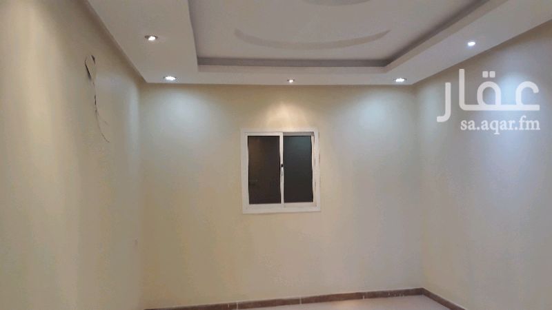 1351377 شقه 3غرفة وصالة في عمارة للايجار / مكونه من 2غرف نوم وصالة ومجلس و3دورات مياه .الدور الارضي.يوجد غرف نوم ماستر .يوجد مصعد وحارس ومدخل سيارة .الشقه نظيفه جدا. يوجد أيضا غرفة سائق .اليرموك الغربي ..جوال. 0538760709