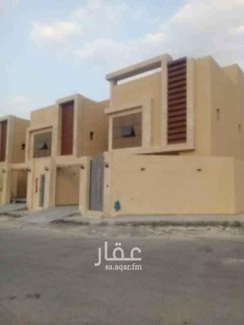 1586957 للبيع 3 فلل شماليه درج بالصالة مودرن
مدخل سيارة و غرفه سائق ومجلس و مقلط وصاله ومطبخ و غرفه كبار السن
الدور الاول 4 غرف نوم وصاله وثلاث دورات مياه
الدور العلوى غرفتين وصالة علويه و السطح
المساحه 336م
الشارع 15م شمالي
السعر مليون وثمانمائة ألف ريال