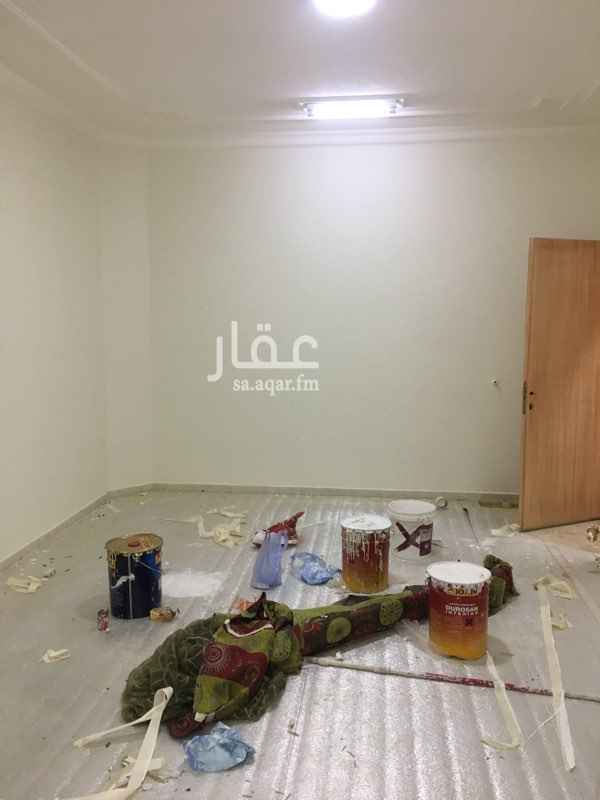 1514247 دور علوي مجدد مجلس ومقلط و3غرف نوم وصالة ومطبخ راكب الايجار 28 الف دفعتين