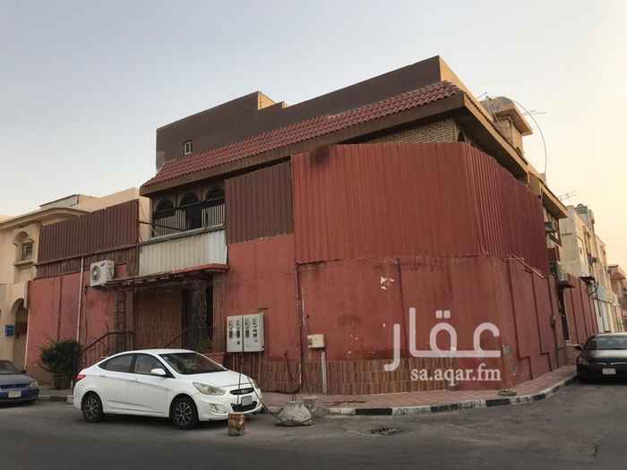 1682005 عمارة للبيع بحي غرناطة مكونة من شقة ارضية (5غرف وصالة) وشقتين بالدور الثاني كل وحدة ( 3غرف وصالة) وملحق بالدور الثالث ( 2غرف وصالة)
العمارة مرممة وبحالة ممتازة