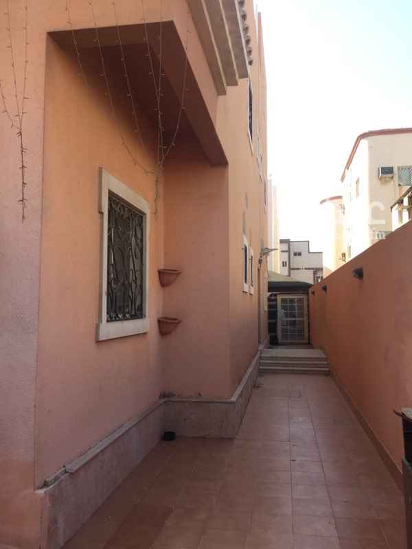 1688704 فيلا للايجار. بسعر. مغري موقع جداً. مميز ثاني قطعه من طريق المدينه