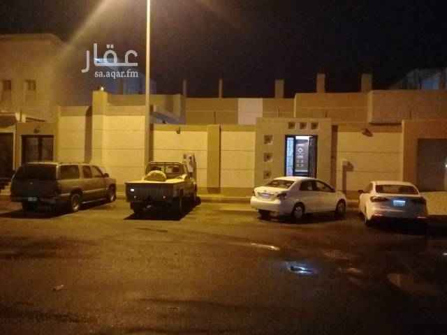 1467203 دور وشقه خلفيه
الدور مكون من ٦ غرف وصاله و٤ دورات مياه ومطبخ وحوش كبير ومدخل سياره ومشب
وشقه خلفيه مكونه من ٤ غرف وصاله ومطبخ ودورتين مياه ومستودع وحوش وفاتحه على حديقه خلفيه