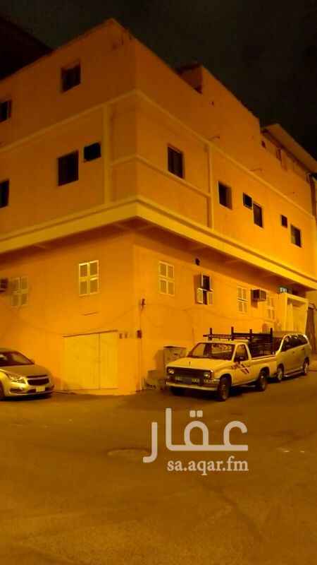 1207552 للبيع بيت حي الشرقية شارع عكاظ خلف مطعم شاورما اتش على شارعين كبيرة بصك شرعي مساحة 7.5م # 15 م مكون من دورين وملحق ومستودع الدور 4 غرف بمنافعها