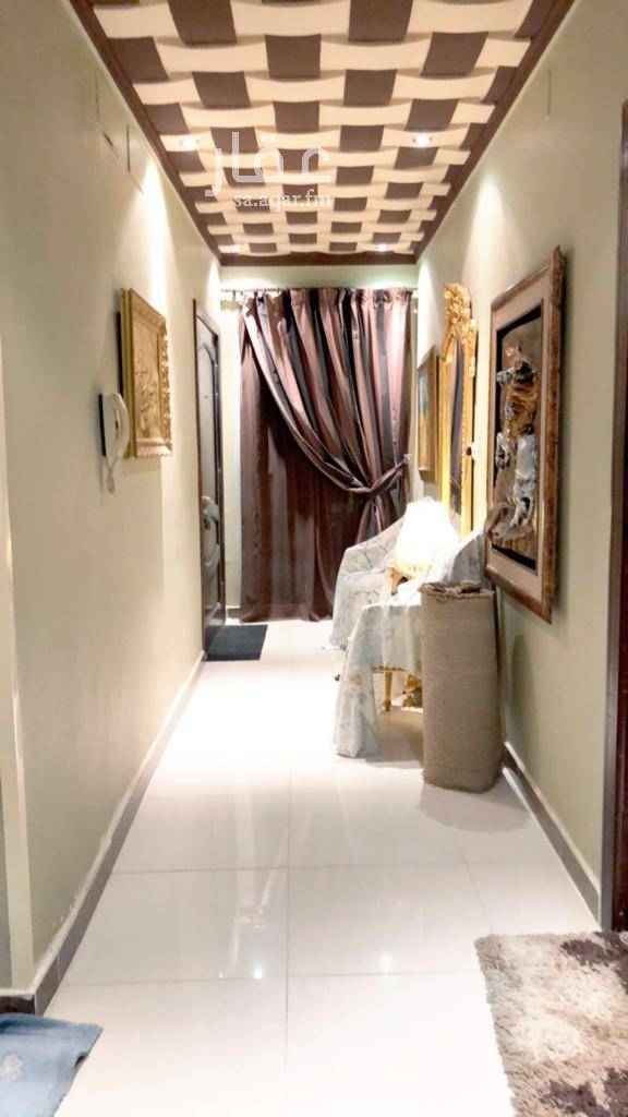 1393902 شقه عباره عن ملحق بالدور الخامس المصعد متوفر مكونه من3غرف وصاله وحمامين ومطبخ وخزان علوي مستقل خزان سفلي مستقل موقف خاص للسياره اشتراك المياه والمجاري موجود المبلغ المطلوب 400000اربعمائة الف ريال