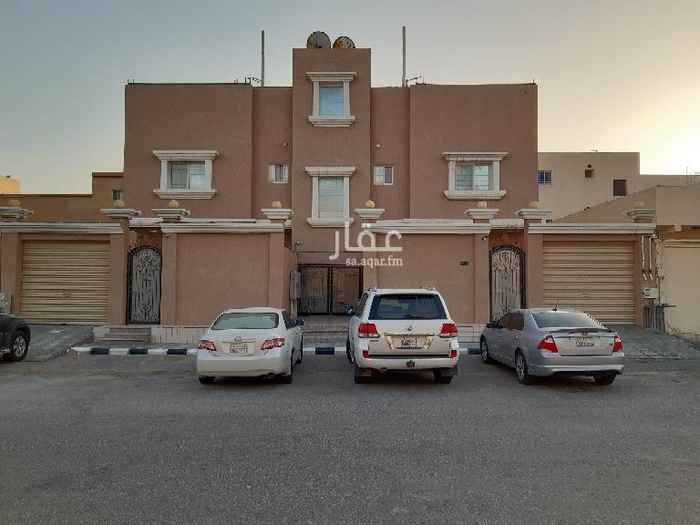 1632449 عماره اربعه شقق وملحقين الشقق الارضيه كراج ومدخل خاص ولكل شقه ٤غرف وصاله ماعدا الملاحق تتكون من غرفتين وممر ومطبخ وصاله الشقق الاربعه ثلاثه حمامات مؤجره الشقق الاربعه علي ١٨الف ماعدا الملاحق كل ملحق علي عشره الف ملحقين مؤجره علي ٢٠الف العماره في الحي الثاني الثالث قريبه جدا من أسواق الضاحية والحديقة والمسجد شغل ممتاز جدا عليه ٤٥٠صندوق ومليون راعي العماره
