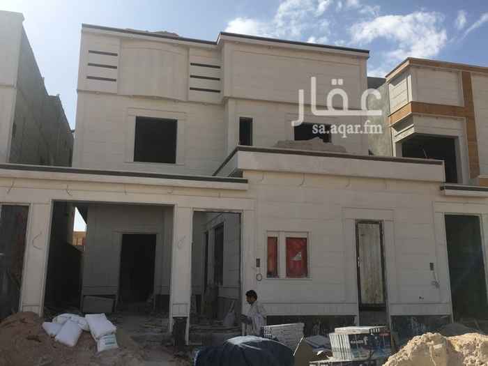 1403751 فيلا للبيع بمخطط اليحيى غرب وادى الساحل ومحطه الجمعان تطل على مرفق للبيع
