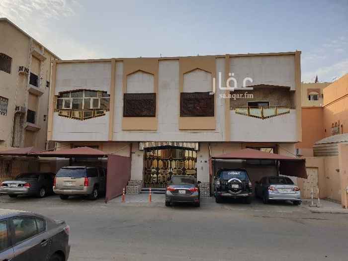 1642453 شقة نظيفة ٥ غرف وحمامين وبلكونه ودش مركزي الدور الاول فوق الارضي العمارة ٤ شقق هدوء تام موقف سياره المطلوب عائلة صغيرة ويوجد عرض مناسب للعرسان.