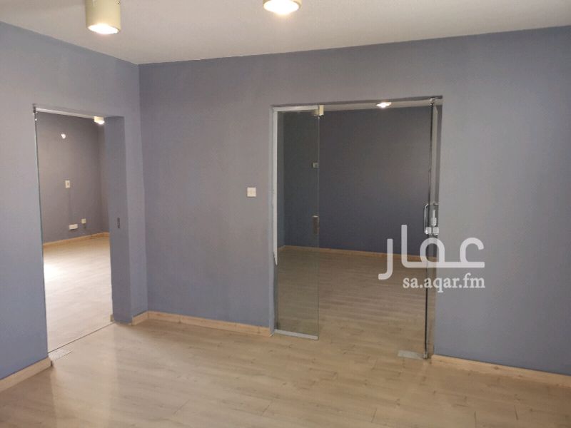 1103840 مكتب للإيجار في الدور الثاني غرفتين وصالة ودورتين مياه ومطبخ موقع مميز طريق الإمام سعود مخرج 9 الإيجار 28000 ريال.