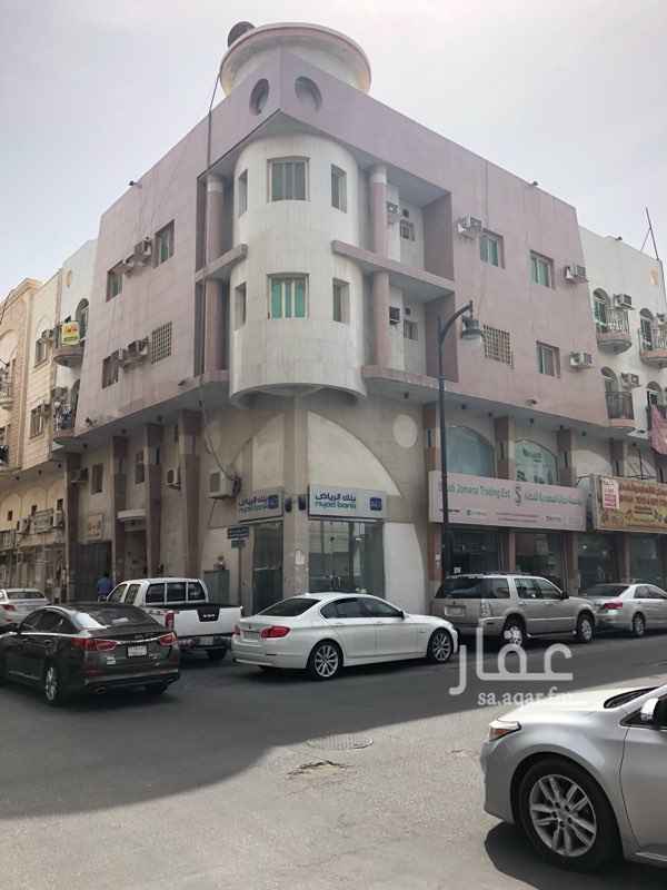 1264813 واجهة كاملة 5 فتحات تشمل ميزان وركن على شارعين
ومقابل لحوالات الراجحي على شارع مشعل تقاطع 16
المحلات مقطعه ثلاث معارض لامانع للدمج على بعضها
قابل للتفاوض عقود طويله