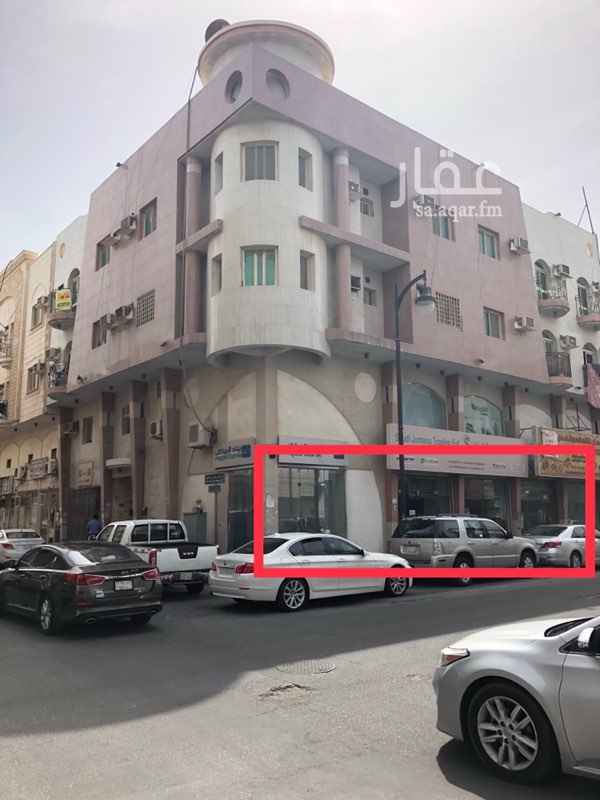 1494491 للايجار 5فتحات مقابل حوالات الراجحي لامانع من دمج الفتحات او قطاعي يوجد فتحتين عليها ميزان الشارع حيوي وممتد نزول من شارع الواجهة البحرية
عرض التاجير سنة مجاناً تقدم كا دعم التأسيس لمن اراد كامل المحلات