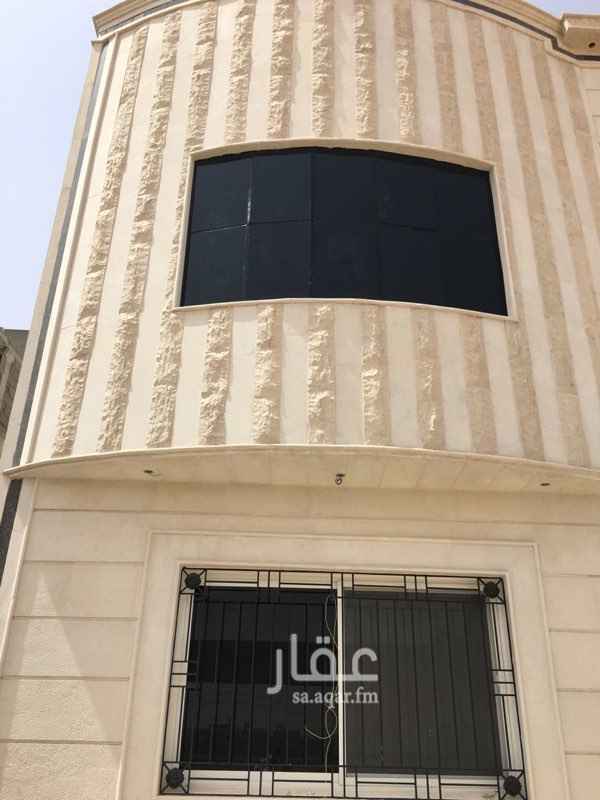 1291868 شقة دور ثالث تشطيب VIP مع جلسة بالسطح قريبه من الجامعه وكلية التقنيه للبنات وكذلك الخدمات قريبه