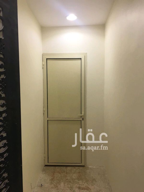 1397840 غرفه سائق للايجار الشهري بلرمال التعمير الغرفه بها مكيف اسبلت ودورة مياة مطلوب ٤٠٠ ريال شهري