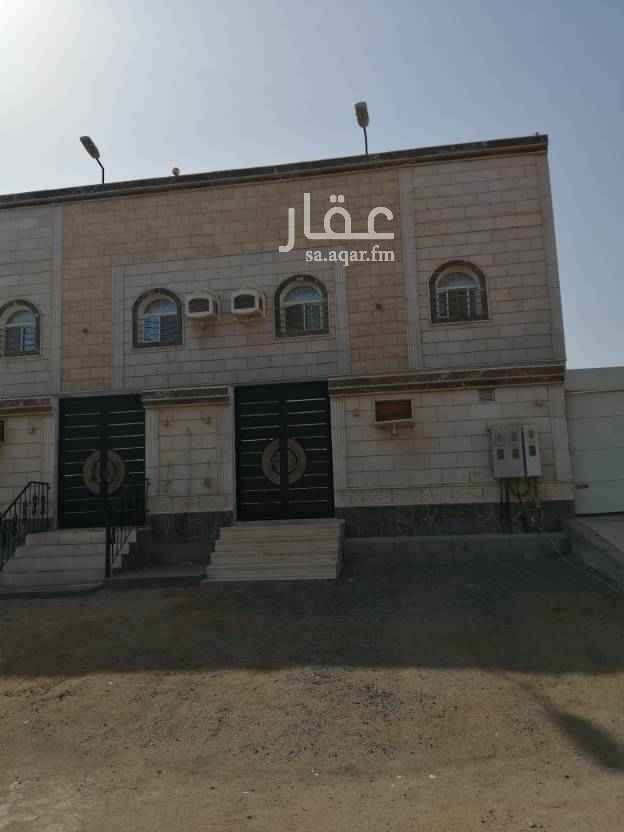 1580979 فيلا تشطيب فاخر مفروشة يوجد فيها تكيف
الموقع صحيح في الاعلان أدناه