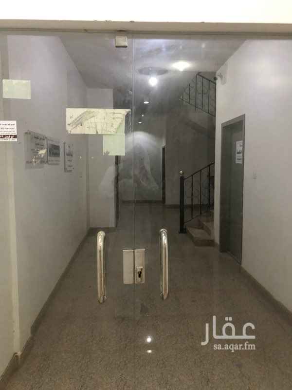 1552821 مكتب مكون من ثلاث غرفة + صالة + مطبخ + دورتين مياه
يوجد تصاريح ( الدفاع المدني )