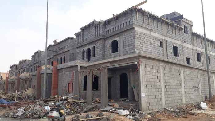 1403732 فيلا درج داخلى مع شقتين المساحه ٣٧٤م تحت التشطيب شغل راقى مع الضمانات على السباكه والكهرباء والعوازل المائيه والحراريه نتعامل مع جميع البنوك والشركات الخاصه كما يوجد حلول تمويليه ميسره مع إمكانية تخليص المعاملات داخل وخارج