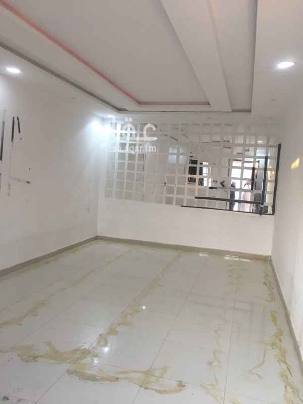 1736312 استراحه ممتازه بحي البيان يوجد بها مدخل سيارات وحوش ومجلس وغرفه ومطبخ وحمام