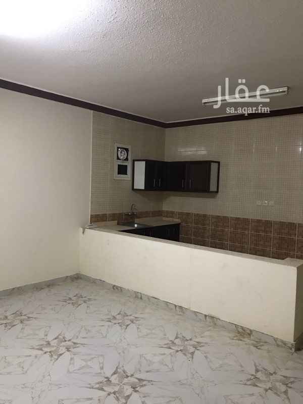 1400674 الموقع : شارع يوسف بن سويلم-حى الخليج
الوصف : شقه عزاب غرفه وصاله للايجار
غرفة وصاله وحمام ومطبخ بها مكيفات ومطبخ راكب
الايجار غير شامل الماء والكهرباء
العمارة بها مصعد