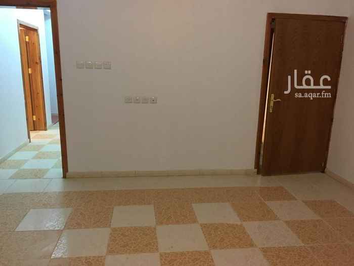 1727134 يوجد 3 شقق للايجار في حي العكاس في ابها غرب مشهد العيد الشقق تتكون من 5 غرف و3 دورات مياه وغرفة غسيل . يوجد شقه دور ارضي وشقتين دور ثالث