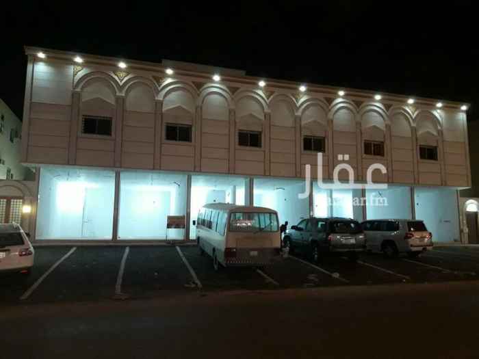 1289808 عماره يوجد بها ٨شقق ثلاث غرف وصاله و٧ محلات الايجار بالكامل او مفرد الشقق الشقه ٢٤٠٠٠ والمحلات ٢٥٠٠٠