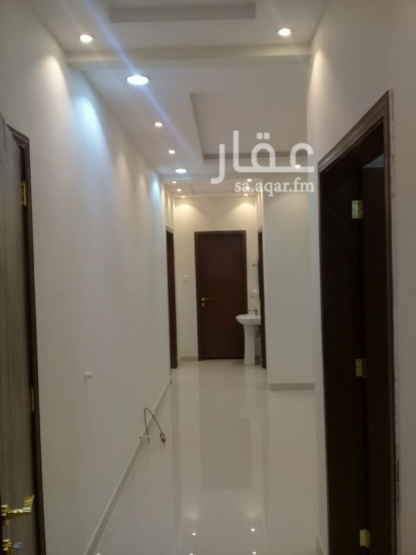 1642009 للايجار شقه تتكون من مجلس و٢ غرف نوم وصاله و٢ حمام ومطبخ الدور الأول