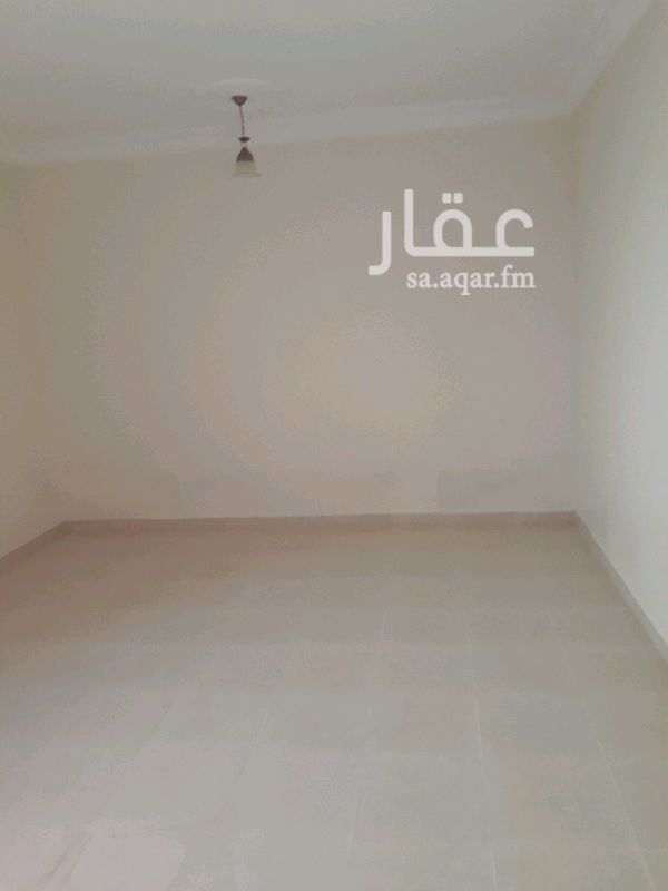 1280554 ايجار دور علوي خمس غرف وصالة ومطبخ وثلاث حمامات حي الجنادرية