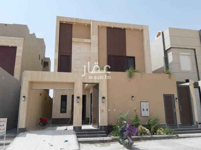 1582742 للبيع فيلا درج صاله مع شقه في القمره ٥ مساحه ٣٦٠متر شارع١٥شمالي موصفات الفيلامدخل سيارة عرفة سائق ملحق خارجي مجلس رجال مقلط صاله كبير غرفه كبير سن مؤسس مصعد مطبخ الدور الأول ٤غرفه نوم صاله السطح غرف شغاله غرف غسيل جلس على السطح حدالبيع مليون ٦٥٠الف مباشرمن المالك