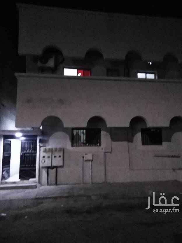 1695327 عماره بحاله جيده فيها ٤ شقق الشقه مكونه من اربعه غرف وحمامين ومطبخ ومجلس دخلها السنوي ٧٢ الف ريال مؤجرة كلها.