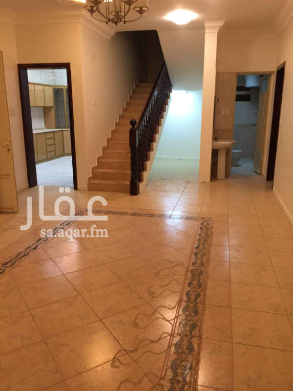 1418102 دبلكس مكون دورين الدور الاول ( مجلس مقلط صالة دورتين مياه وغرفة غسيل ومطبخ)
الدور الثاني مكون من (ثلاث غرف نوم واحدة ماستر وثلاث دورات مياه وصالة)
دور أرضي يوجد لفت خارج الدبلكس يطلع ع الدور الثاني له باب يفتح في الممر العولي يدخل على الصالة العلوية والغرف .
و موقف مظلل