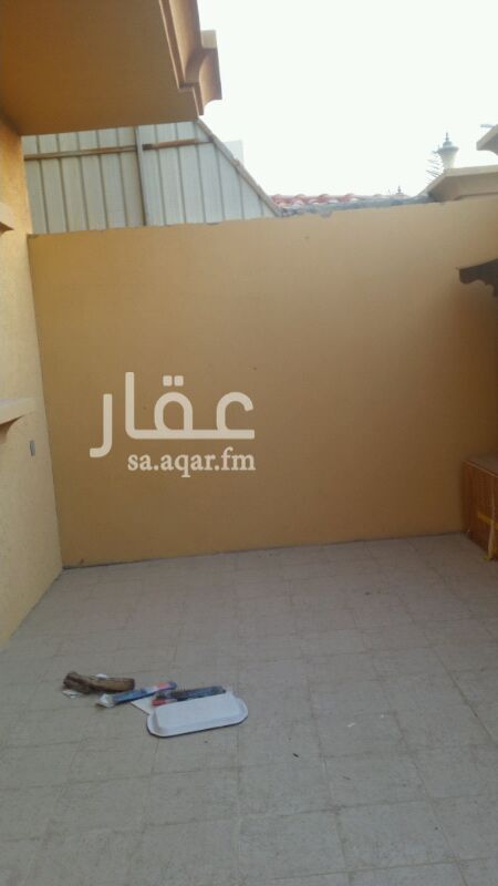 789293 للايجار دور بحي الجسر يتكون من مجلس و مغلط و مجلس حريم و مطبخ راكب مكيفات راكبه و تلات غرف نوم و حوش و كراج مطلوب 45000 الف ريال