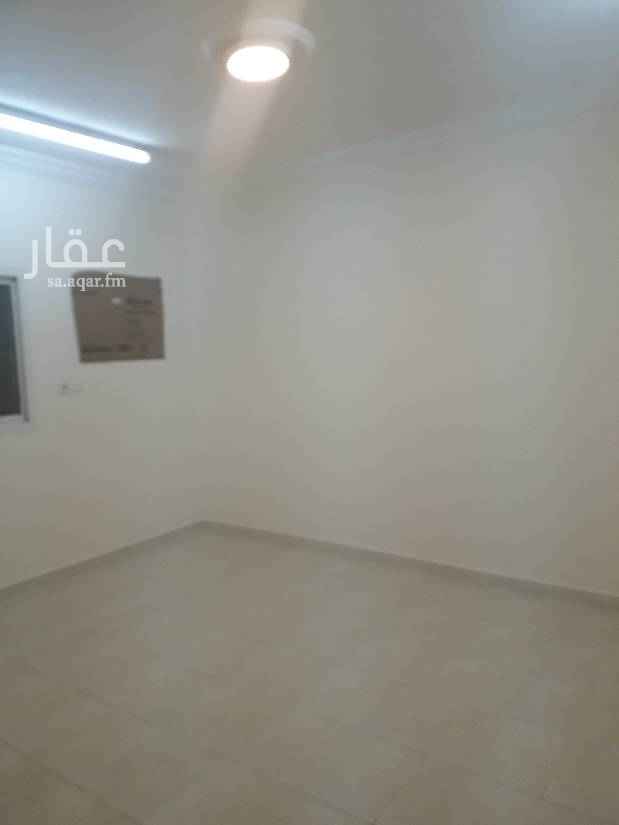 1503895 شقتين الاجار اربع غرف وصاله واحد مع سطح
شهري ١٤٠٠قريب من شارع البجادي