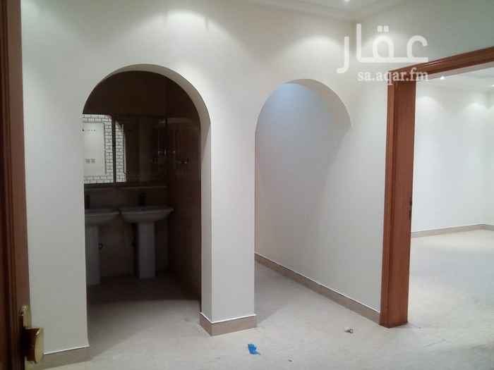 1665558 شقة ثلاثة غرف وصالة مجددة ونظيفة جدا حي الشهداء بها مكيفات ومطبخ