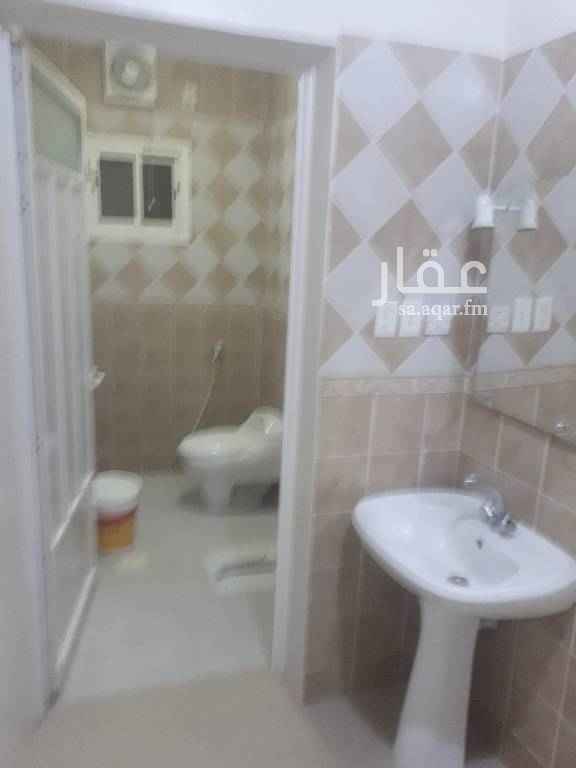 1749930 الشقه مكونه من غرفتين نوم وصاله ومجلس ومجلط و٢ حمام ومطبخ كبير راكب وعدام مستقل