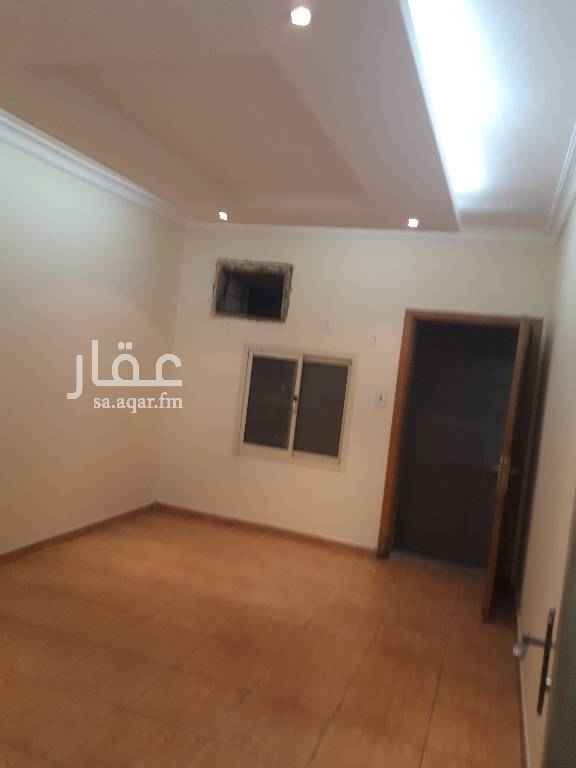 1764388 الشقه مكونه من غرفتين نوم وصاله ومجلس و٢ حمام ومطبخ راكب ومدخل خاص مع حوش ..وعداد مستقل